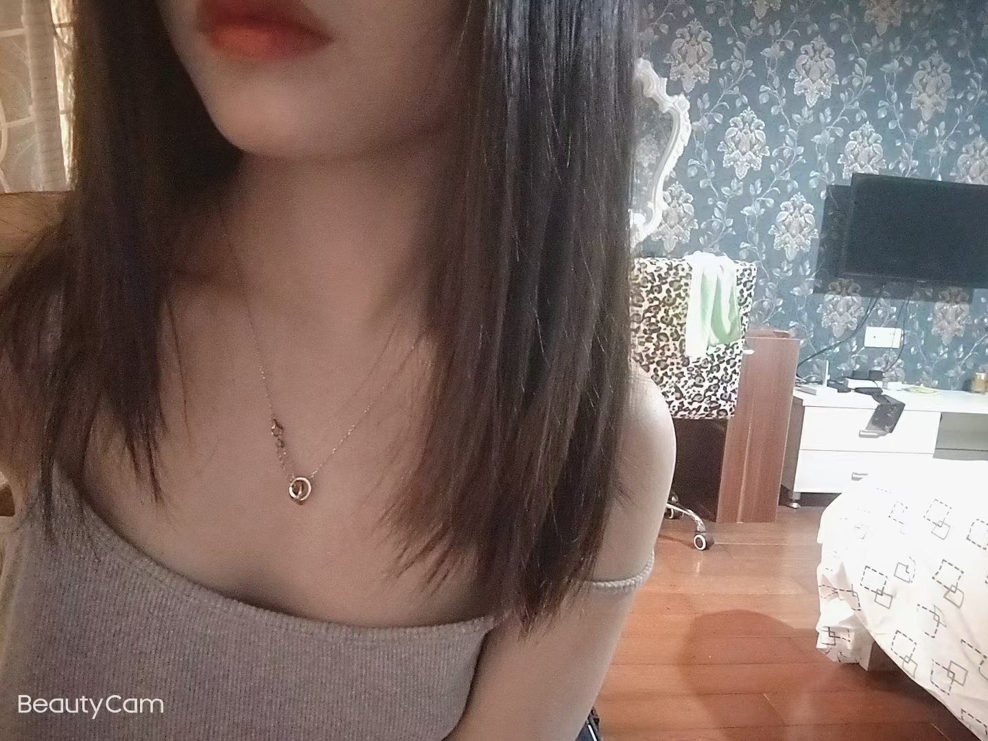 江西南昌00后小姐姐